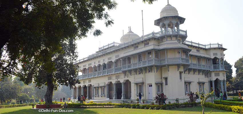 This Picturesque Mansion Houses Memories of Great Indian National Movement