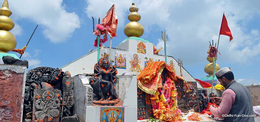 The temple with no roof – Hidden gems of Himachal