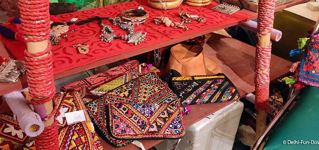Top Places to buy Indian Handicraft in Delhi