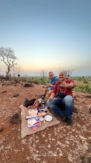 Nature-Walk-Sunset-Picnic-Tathastu-Resort-at-Satpura