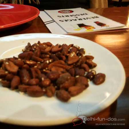 While we were going through their menu, they served some caramelized peanuts with sesame seeds. We liked the look and taste of it.