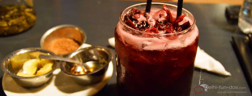 The hibiscus tea was a pretty looking iced drink that comprised a tea base, cranberry juice, sugar syrup and hibiscus petals.